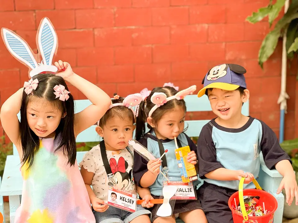 Headband crafts with friends